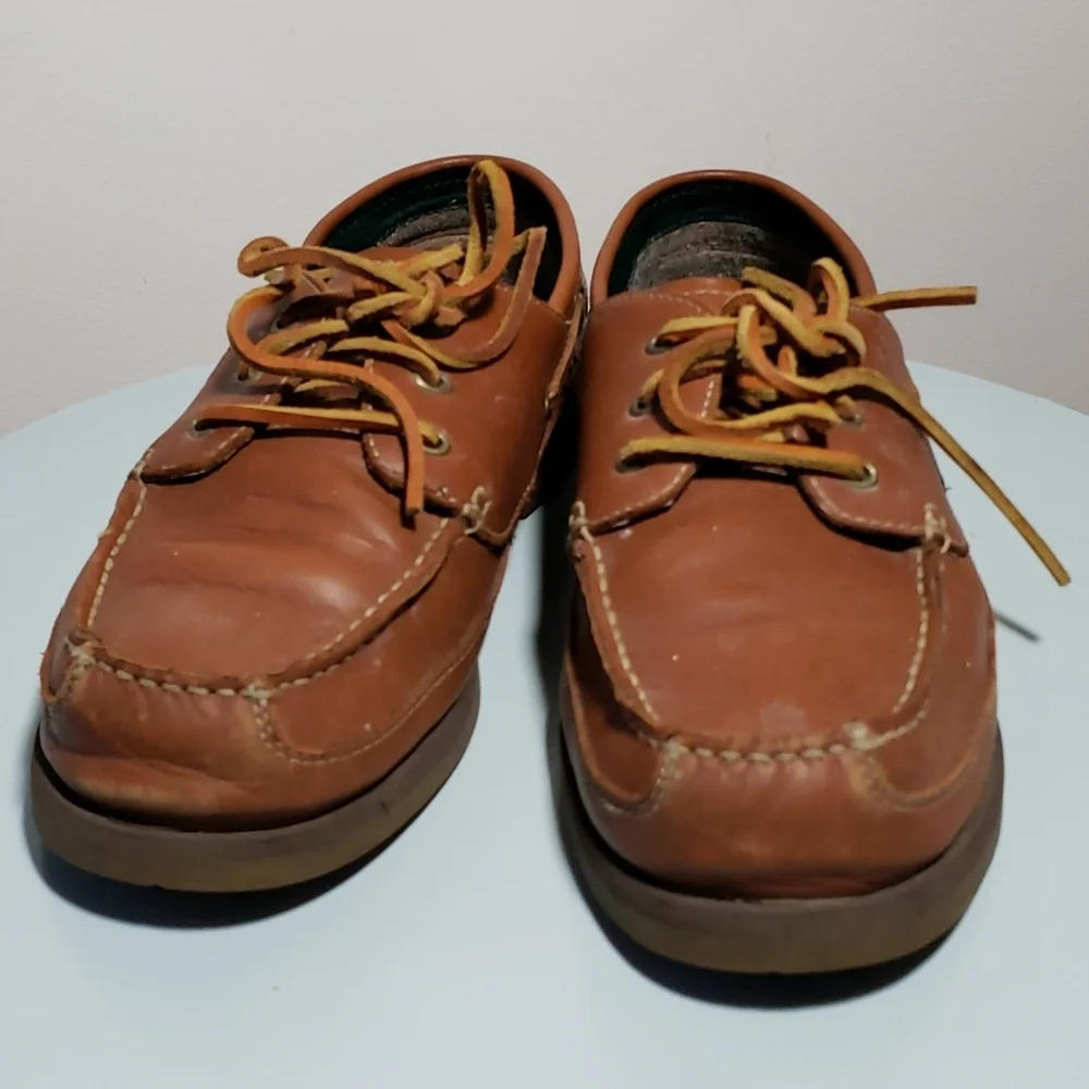 Earth Shoe Hatteras Leather Boat Style Shoes in Mid Brown.